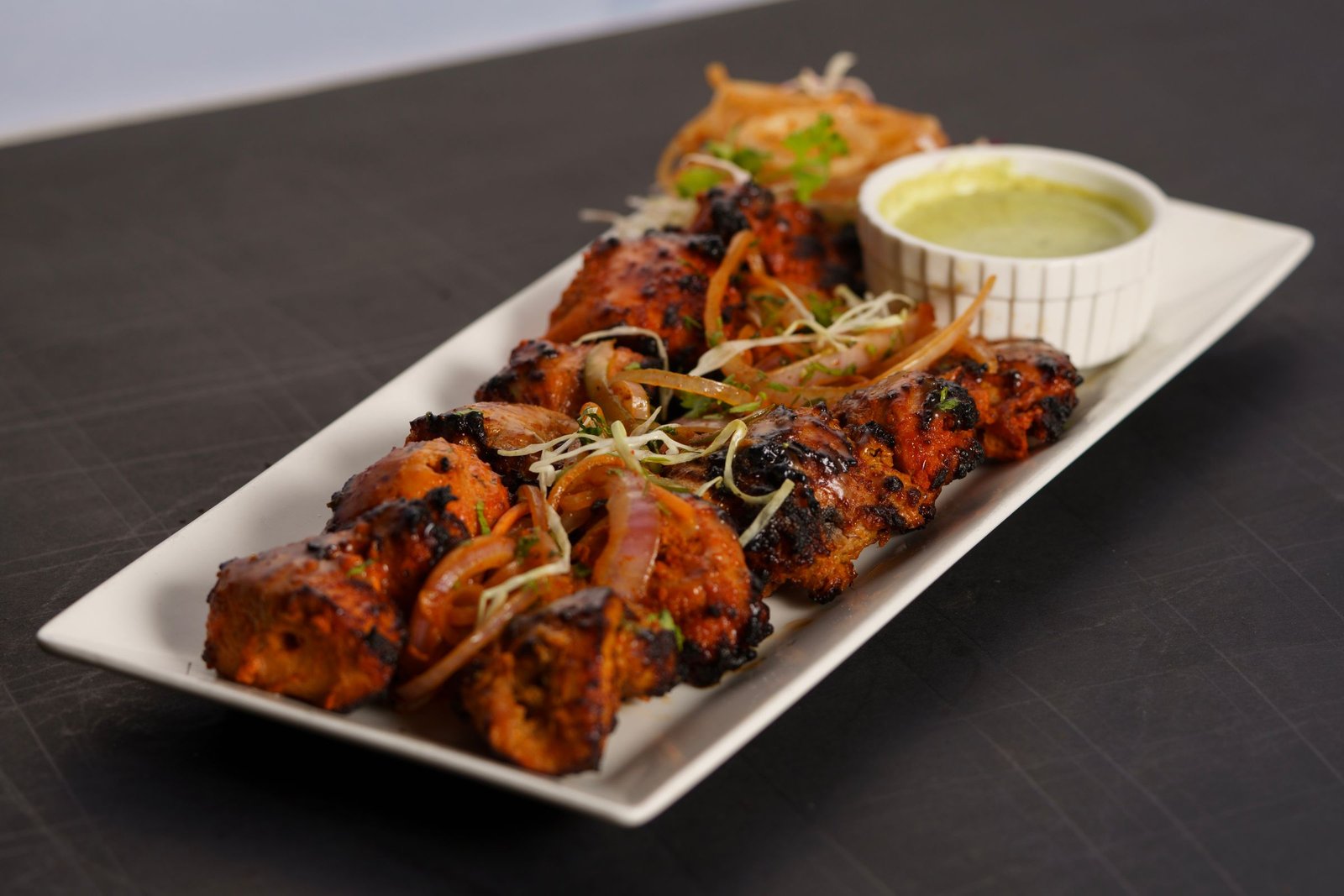 Chicken tikka platter with green chutney